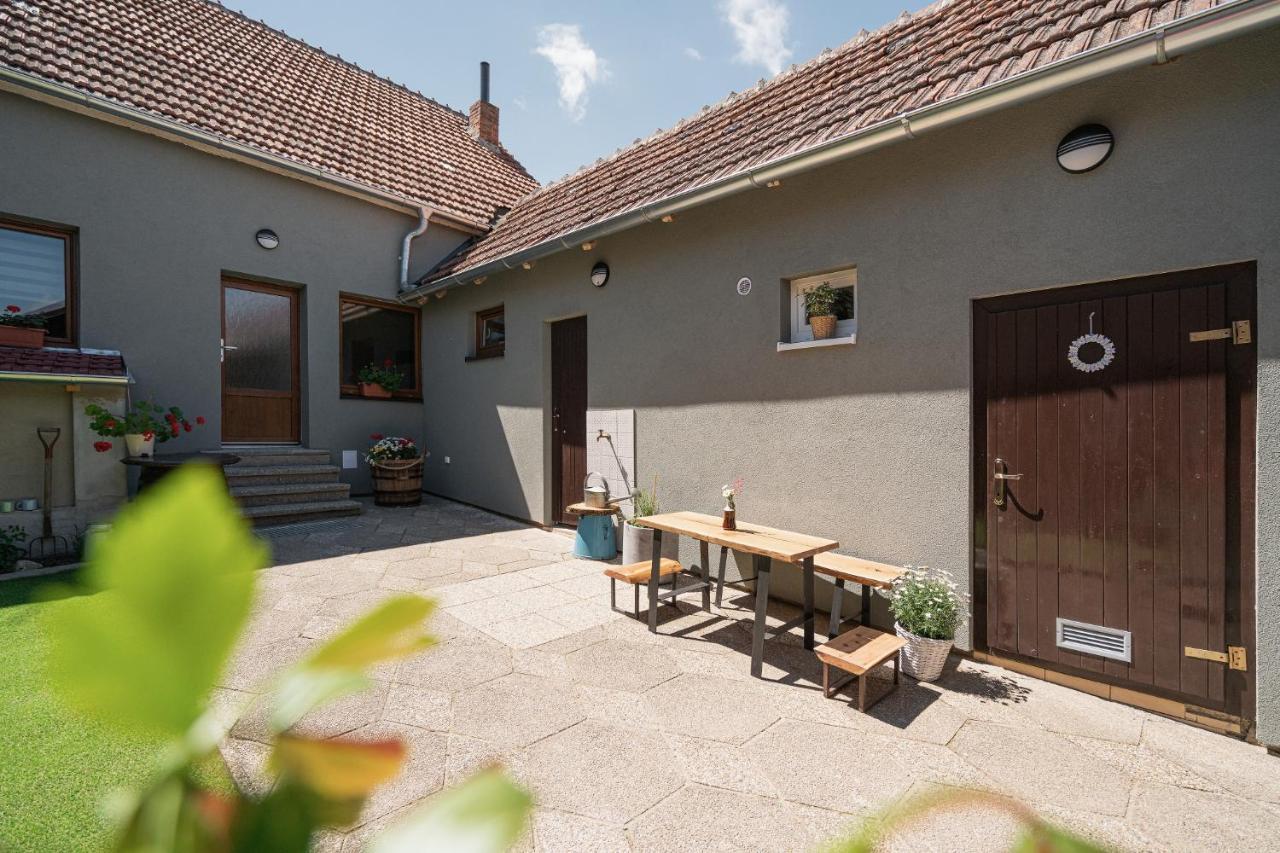 Ubytovani 121 - Hlohovec Kültér fotó